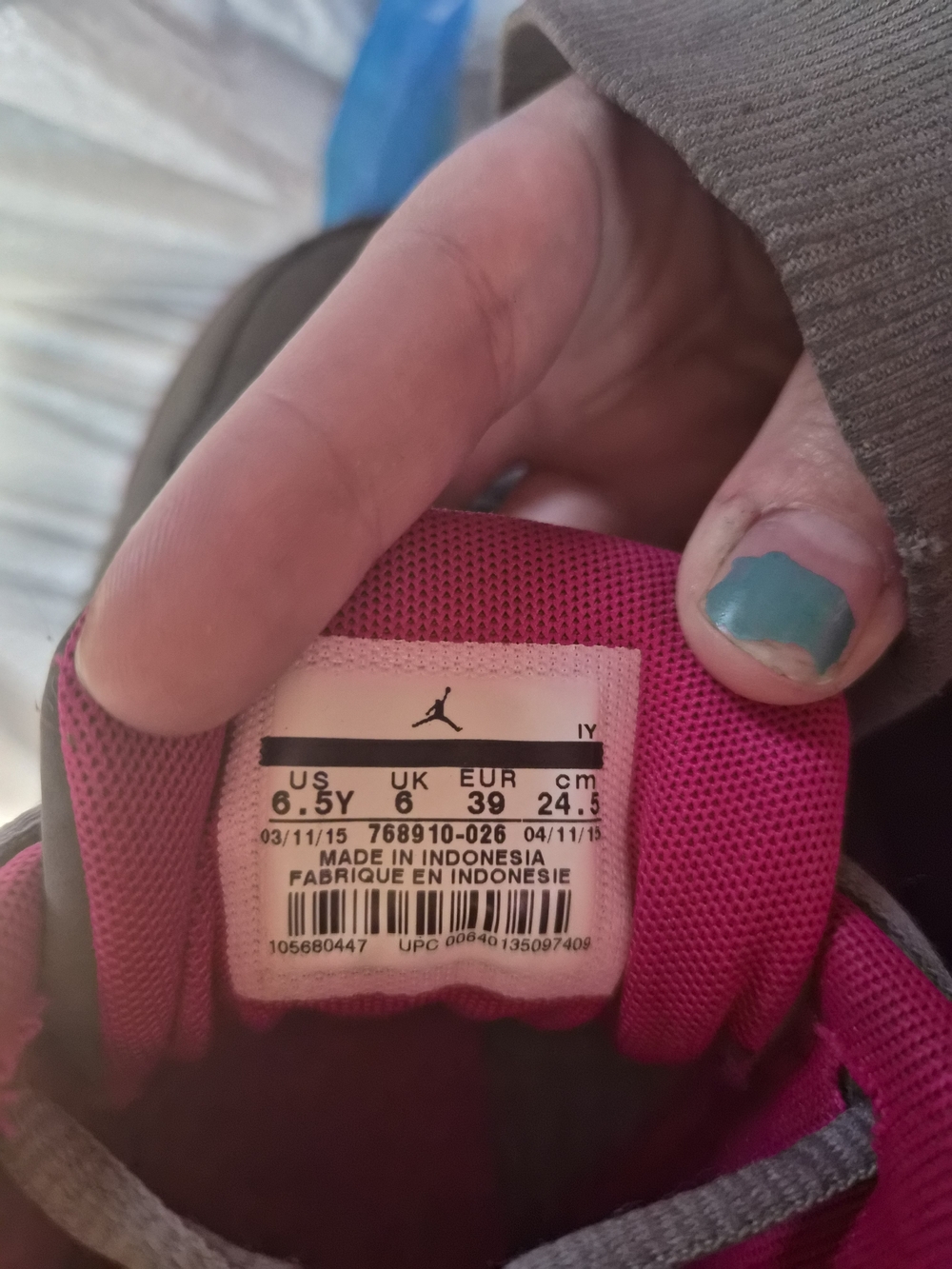 Air Jordan Style Juniors Mid Sneakers - Gray & Magenta - Picture 4 of 4